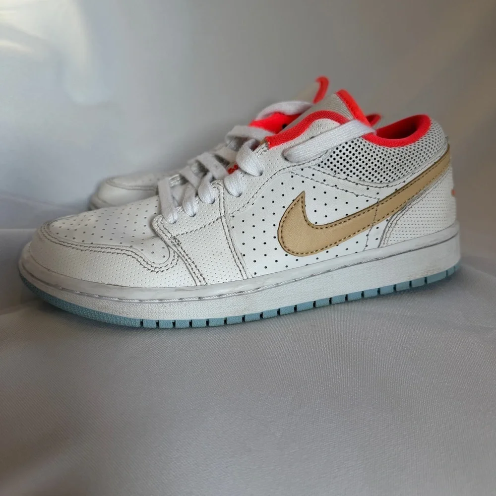 Nike Jordan 1 Low SE White Seasame Woman’s size 6.5 style DC9509100